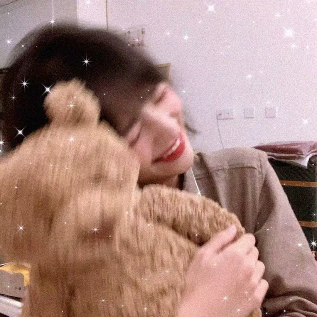 我的穷鬼闺蜜竟是我上司